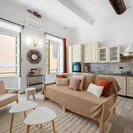 Evasion A Menton, Vieille شقة *